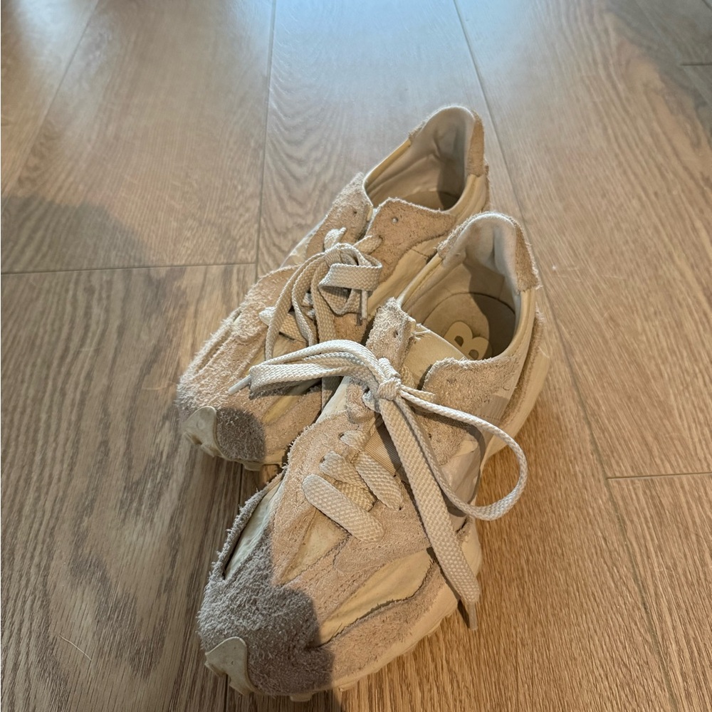 New Balance 327 Sneakers